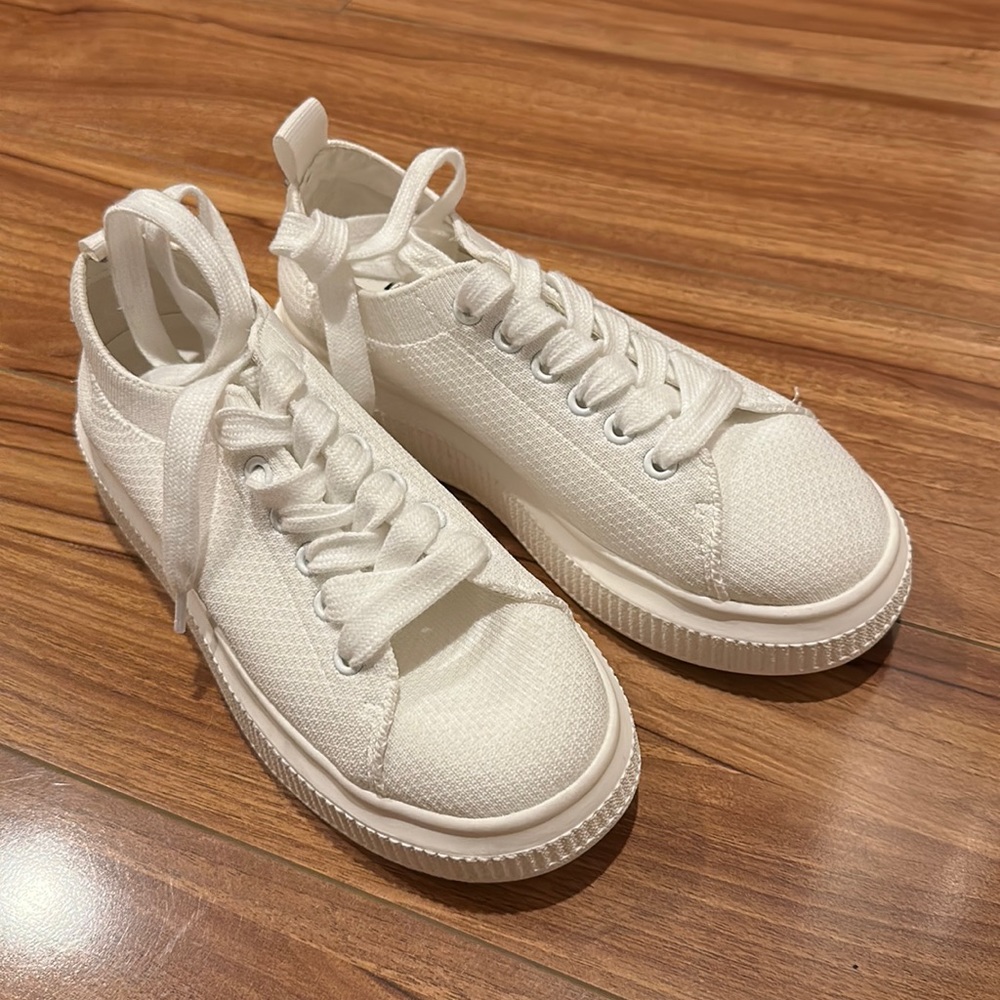 NORDSTROM BP WHITE SNEAKERS